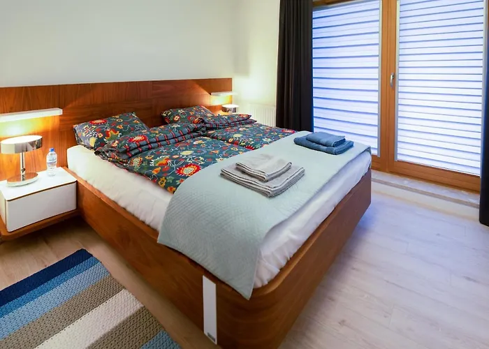 Lukrecja Apartment *